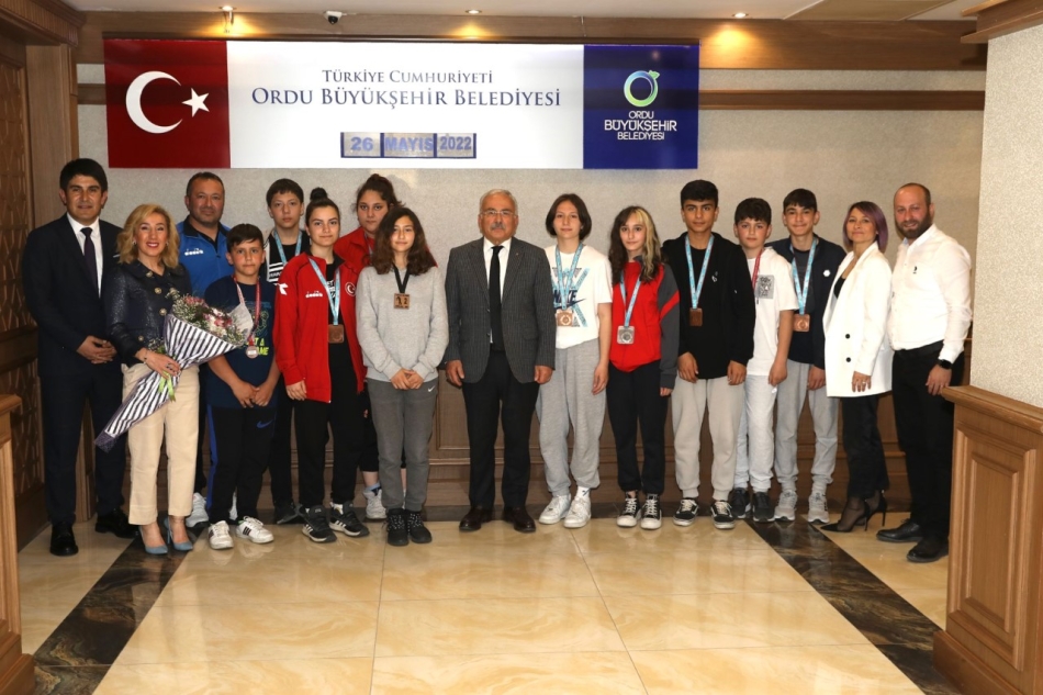 2022/05/1653903404_thumbnail_bUyUkSehIrIn_sporculari_ordu-nun_yUz_aki_oldu_-2.jpg