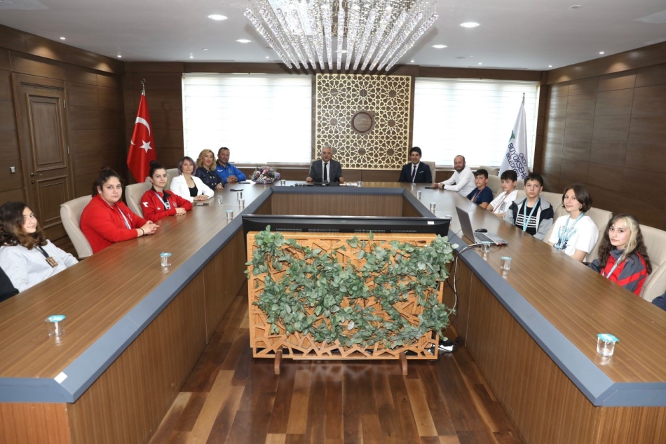 2022/05/1653903405_thumbnail_bUyUkSehIrIn_sporculari_ordu-nun_yUz_aki_oldu_-1.jpg