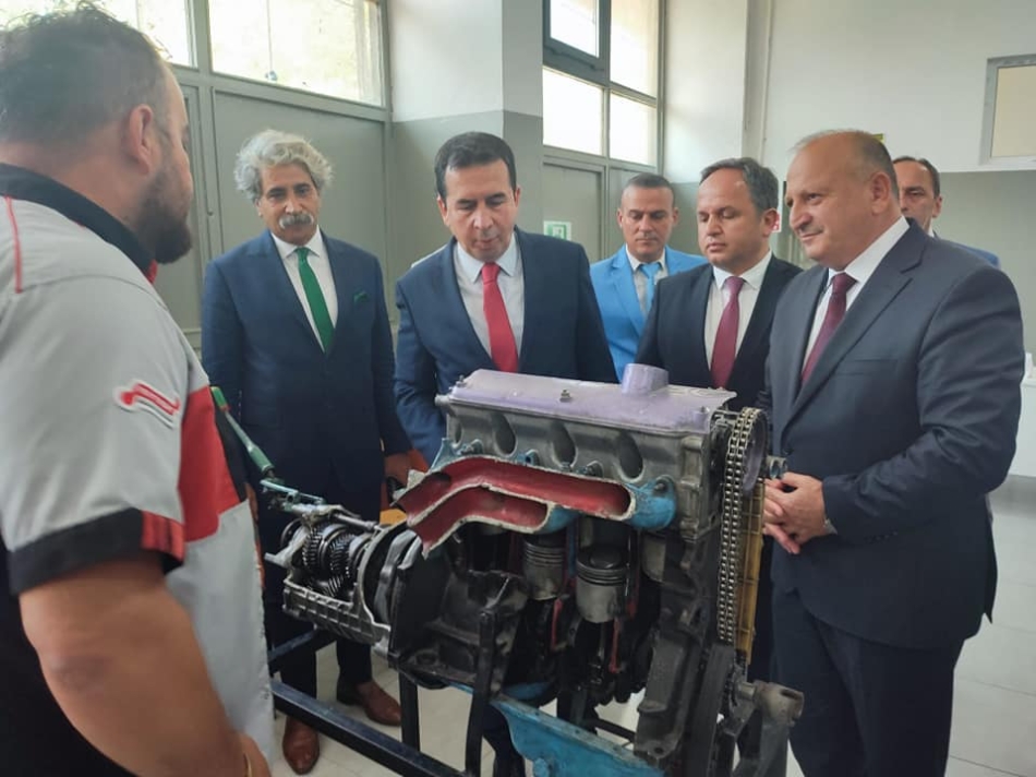 2023/09/1695718320_baSkan_tavli-_losb-ye_teknIk_lIse_CaliSmamiz_hizla_devam_edIyorr_-6.jpg