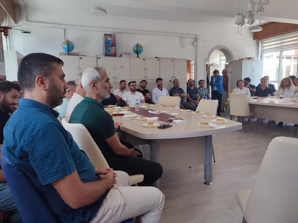 2023/09/1695718321_baSkan_tavli-_losb-ye_teknIk_lIse_CaliSmamiz_hizla_devam_edIyorr_-4.jpg