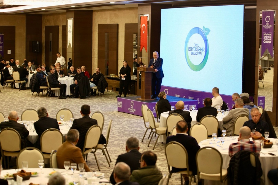 2023/12/1703766838_baSkan_gUler_lordu-muzda_tarimi_ve_sanayIyI_daha_da_gelIStIreceGIz_-1.jpeg