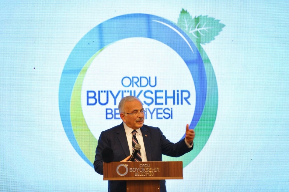 2023/12/1703766839_baSkan_gUler_lordu-muzda_tarimi_ve_sanayIyI_daha_da_gelIStIreceGIz_-5.jpeg