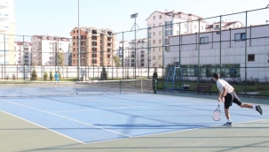 TENİS TURNUVASI BİRÇOK İL'İN KATILIMLARIYLA GERÇEKLEŞTİ