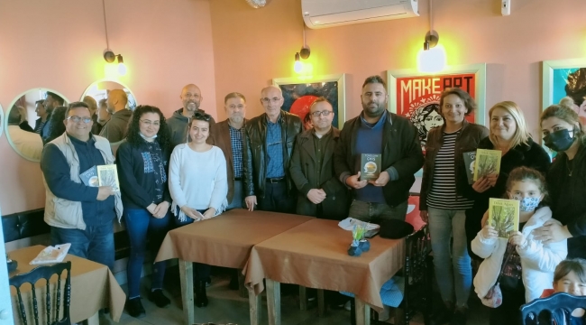 EĞİTİMCİ YAZAR COŞKUN ÖZBUCAK ÜNYE'DE KİTAPLARINI İMZALADI