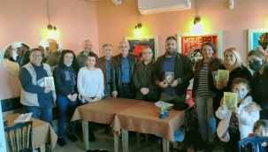 EĞİTİMCİ YAZAR COŞKUN ÖZBUCAK ÜNYE'DE KİTAPLARINI İMZALADI