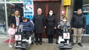 KIZILAY ÜNYE ŞUBESİ'NDEN AKÜLÜ SANDALYE BAĞIŞI