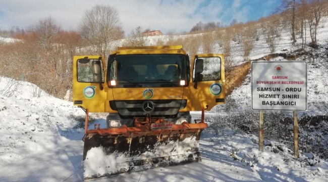 TÜRKİYE'NİN KIRSAL YOL AĞI EN UZUN İLİNDE KARLA MÜCADELE ÇALIŞMALARI BAŞLADI