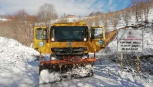 TÜRKİYE'NİN KIRSAL YOL AĞI EN UZUN İLİNDE KARLA MÜCADELE ÇALIŞMALARI BAŞLADI