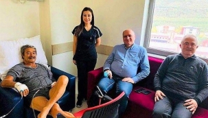 ÜNLÜ AKTÖR KADİR İNANIR'IN İLK ZİYARETÇİLERİ İKİ FATSALI