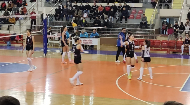 ÜNYE GÜCÜ FK KADIN VOLEYBOL TAKIMI, 3-1 MAĞLUP OLDU!