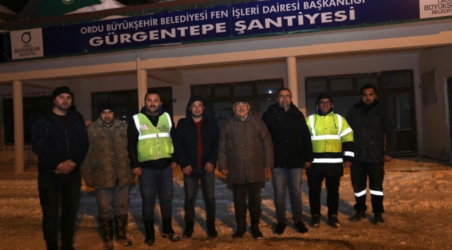 BAŞKAN GÜLER, KARLA MÜCADELE EKİPLERİNİ ZİYARET ETTİ