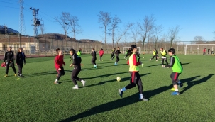KADIN FUTBOL TAKIMI, KAYSERİ MAÇINA HAZIRLANIYOR