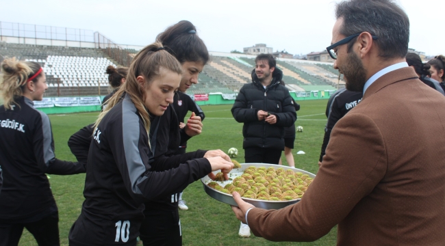 MHP'DEN ÜNYE GÜCÜ FK'YA TATLI SÜRPRİZ