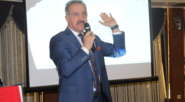 MİMAR NİHAT ŞEN, KÜRSÜDE ESTİ GÜRLEDİ!