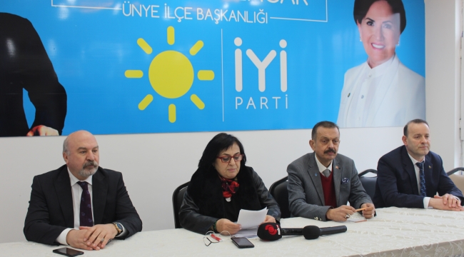 İLÇE BAŞKANLARINDAN 'GÜÇLENDİRİLMİŞ PARLAMENTERSİSTEM' AÇIKLAMASI