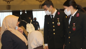 ŞEHİT AİLELERİ VE GAZİLER ONURUNA YEMEK VERİLDİ