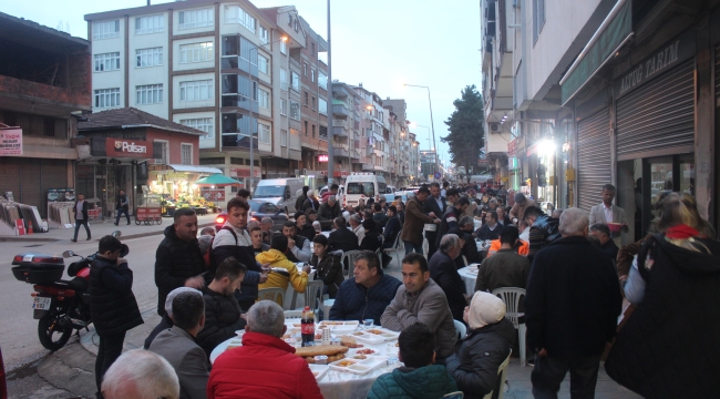 BALCI AİLESİ DOSTLARINI İFTARDA AĞIRLADI