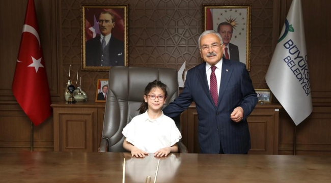 BAŞKAN GÜLER, MAKAM KOLTUĞUNU ÇOCUKLARA DEVRETTİ