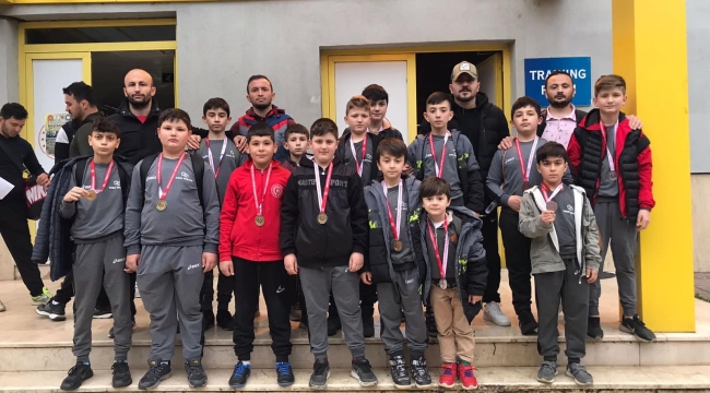 ÇATALPINAR'DAN TÜRKİYE ŞAMPİYONASINA