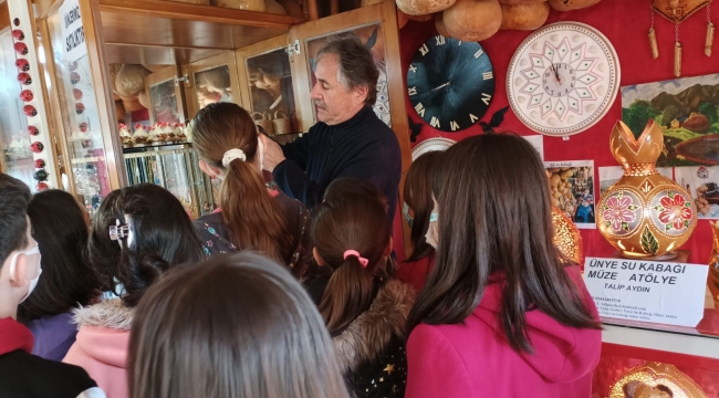 ÖĞRENCİLER 'SU KABAĞI MÜZE ATÖLYESİ'NDE