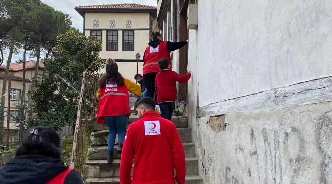 TÜRK KIZILAY'INDAN SOFRALARA GÖNÜL KÖPRÜSÜ