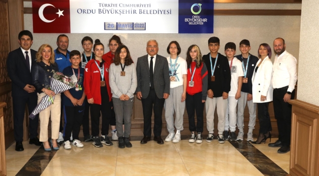 BÜYÜKŞEHİRİN SPORCULARI ORDU'NUN YÜZ AKI OLDU