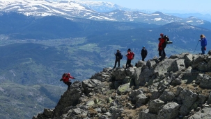 GÖNDELİÇ TEPESİ'NE TIRMANIŞ PROGRAMI GERÇEKLEŞTİRİLDİ