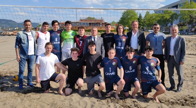 MANYETİK KUMDA VOLEYBOL TURNUVASI