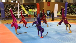 ÜNYE'DE 19 MAYIS COŞKUYLA KUTLANDI