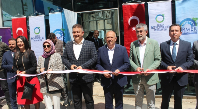 ÜNYE'DE,  ORMEK YILSONU SERGİSİ AÇILDI