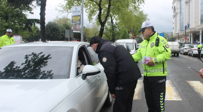 ÜNYE'DE  'YAYALAR İÇİN 5 ADIMDA GÜVENLİ TRAFİK'  ETKİNLİĞİ GERÇEKLEŞTİRİLDİ