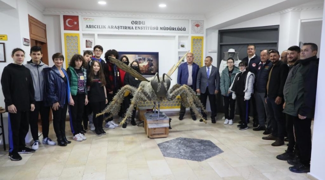 Vali Sonel, "Dünya Arı Günü" Dolayısıyla Düzenlenen Etkinliğe Katıldı