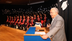 BAŞKAN GÜLER MEZUNLARIN SEVİNCİNE ORTAK OLDU