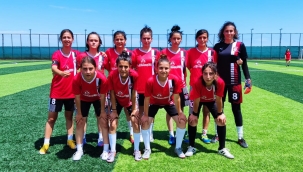'KADIN FUTBOLCU YETİŞTİRME PROGRAMI'NA YOĞUN İLGİ