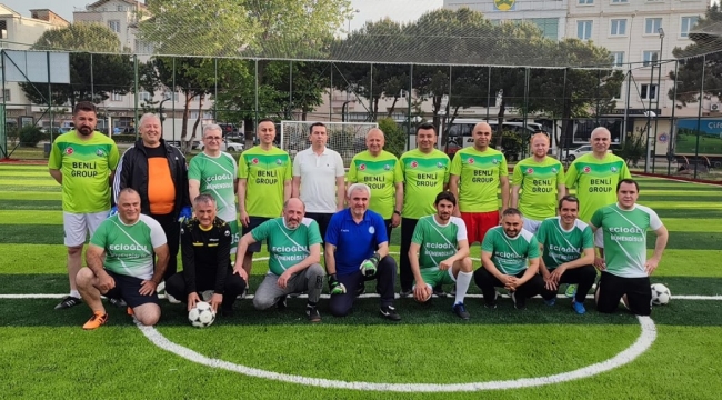 YENİLENEN HALI SAHADA DOSTLUK MAÇI