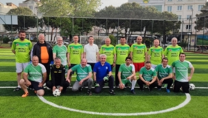 YENİLENEN HALI SAHADA DOSTLUK MAÇI