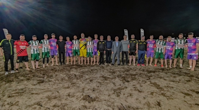 TÜRKİYE'NİN TEK 'MANYETİK KUM GECE FUTBOL TURNUVASI' ÜNYE'DE BAŞLADI