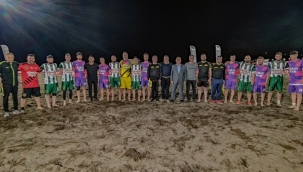 TÜRKİYE'NİN TEK 'MANYETİK KUM GECE FUTBOL TURNUVASI' ÜNYE'DE BAŞLADI