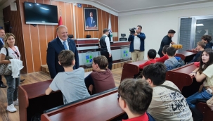 BAŞKAN TAVLI YABANCI ÖĞRENCİLERLE BULUŞTU