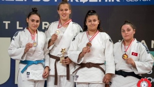 BÜYÜKŞEHİR SPORCULARI GURURLANDIRDI