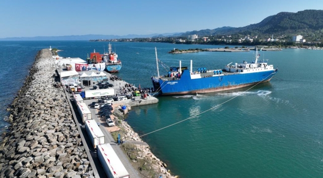 ÜNYE'DEN İLK RO-RO GEMİSİ İHRACATI BAŞLADI
