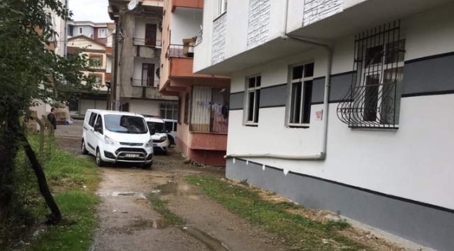 AYRI YAŞADIĞI EŞİ TARAFINDAN BIÇAKLANDI