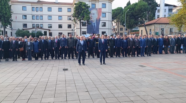 CUMHURİYET BAYRAMI TÖRENLE BAŞLADI