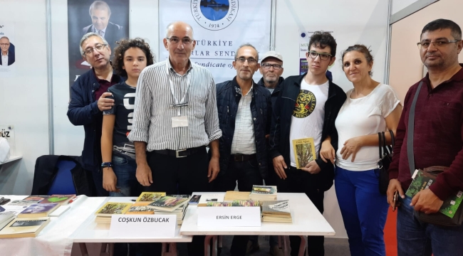 YAZARIMIZ ÖZBUCAK TÜYAP'TA KİTAPLARINI İMZALADI