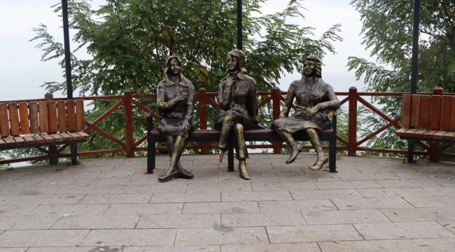 BELEDİYE YAPIYOR, MAGANDALAR KIRIYOR!