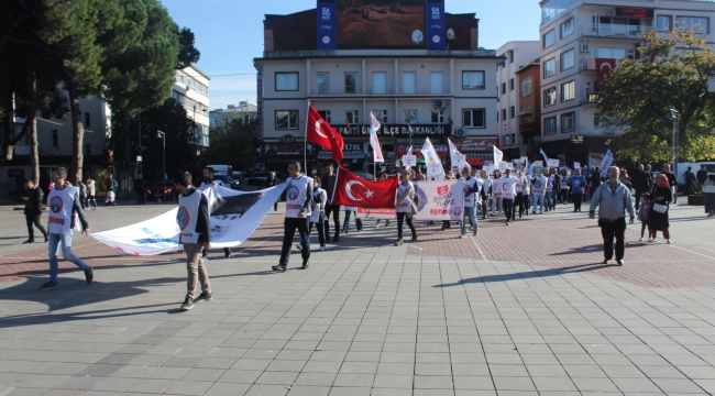 EĞİTİM-İŞ'TEN ÜNYE'DE YOĞUN KATILIMLI İŞ BIRAKMA EYLEMİ