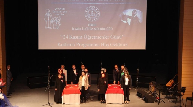 ORDU'DA ÖĞRETMENLER GÜNÜ COŞKUYLA KUTLANDI