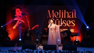 SANATÇI MELİHAT GÜLSES, MEST ETTİ