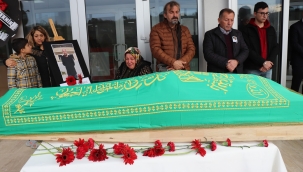 SEVİLEN ÖĞRETMEN COŞKAN'A ANLAMLI VEDA