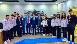 ULUSLARARASI DERECE YAPAN GELECEĞİN ŞEFLERİNDEN BAŞKAN'A ZİYARET